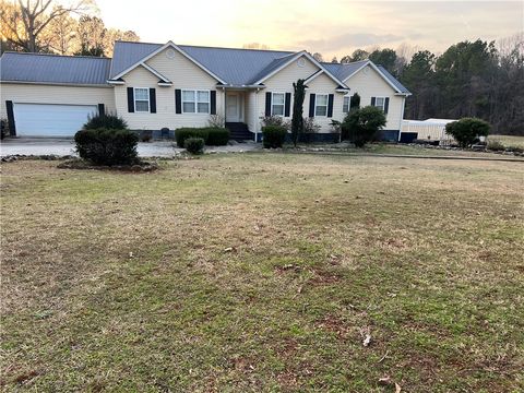 Homes For Sale - 521 N Calhoun Shores Parkway<br/> Calhoun Falls, SC 29628
