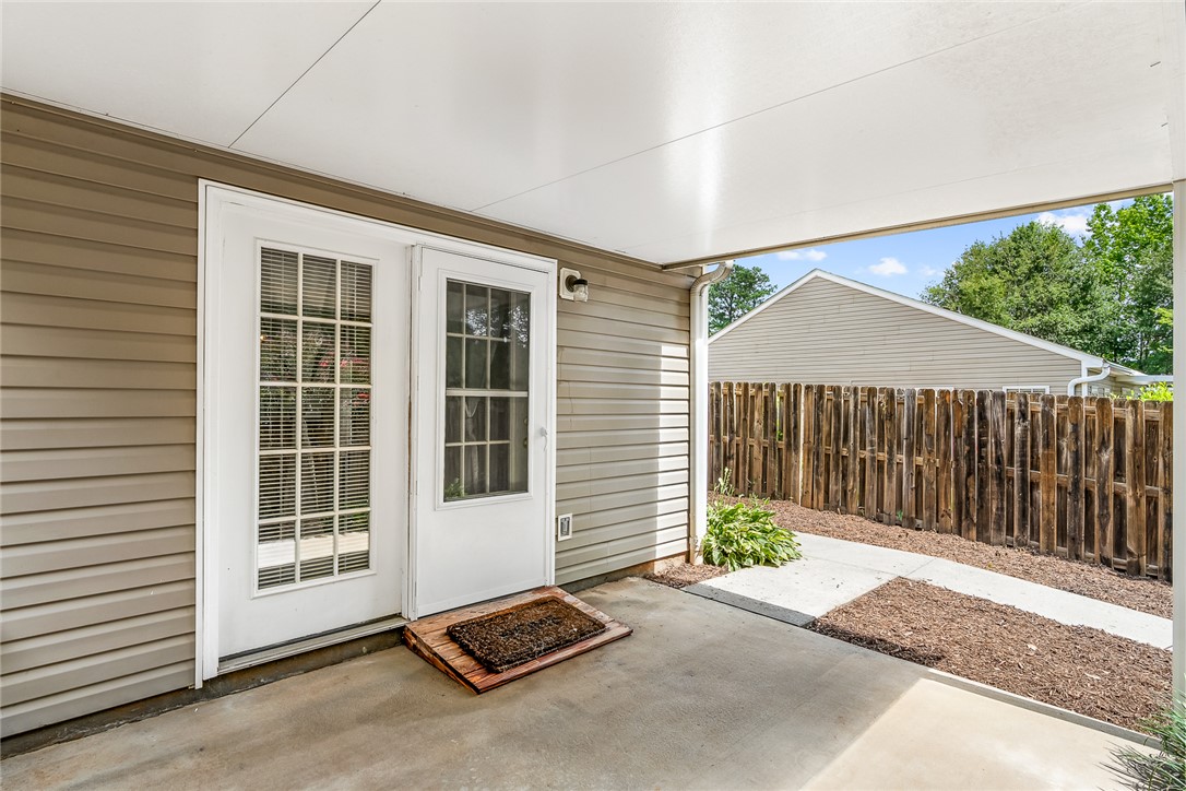 Anderson, South Carolina 29625, United States, 2 Bedrooms Bedrooms, ,2 BathroomsBathrooms,Residential,Pending,175109