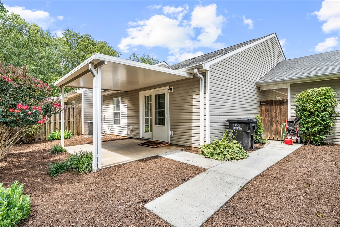 Anderson, South Carolina 29625, United States, 2 Bedrooms Bedrooms, ,2 BathroomsBathrooms,Residential,Pending,175109