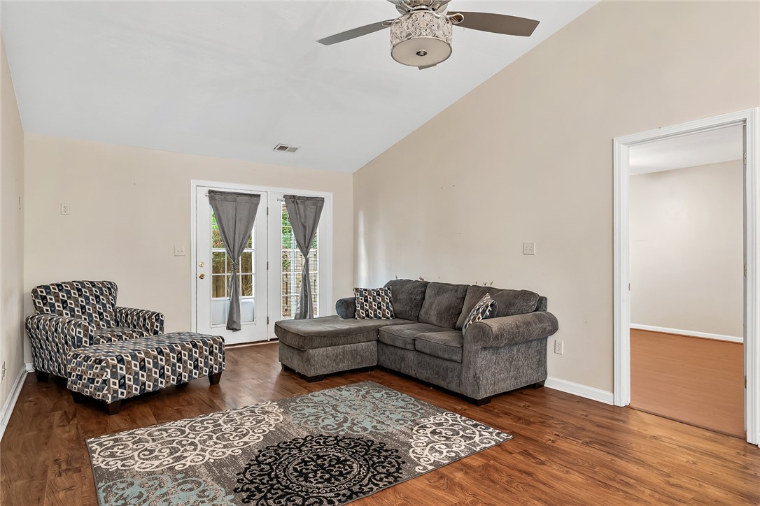 Anderson, South Carolina 29625, United States, 2 Bedrooms Bedrooms, ,2 BathroomsBathrooms,Residential,Pending,175109