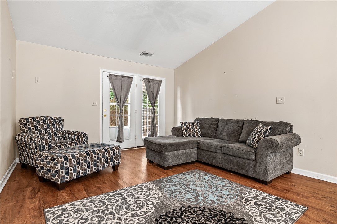 Anderson, South Carolina 29625, United States, 2 Bedrooms Bedrooms, ,2 BathroomsBathrooms,Residential,Pending,175109