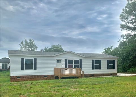 Mobile Home For Sale - 121 Flynn Drive<br/> Anderson, SC 29626