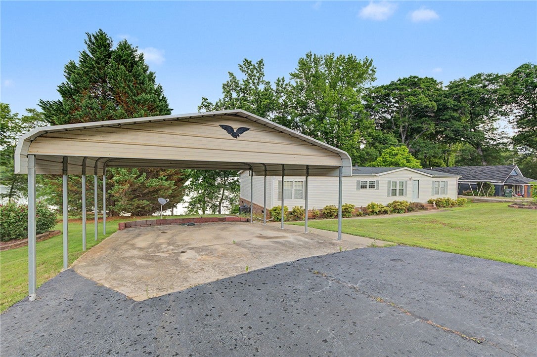1754 Memorial Drive Extension