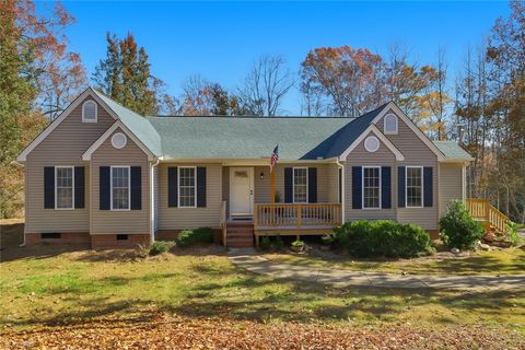 Photo of 284 Huntington Drive, Liberty, SC 29657 (MLS # 20294648)