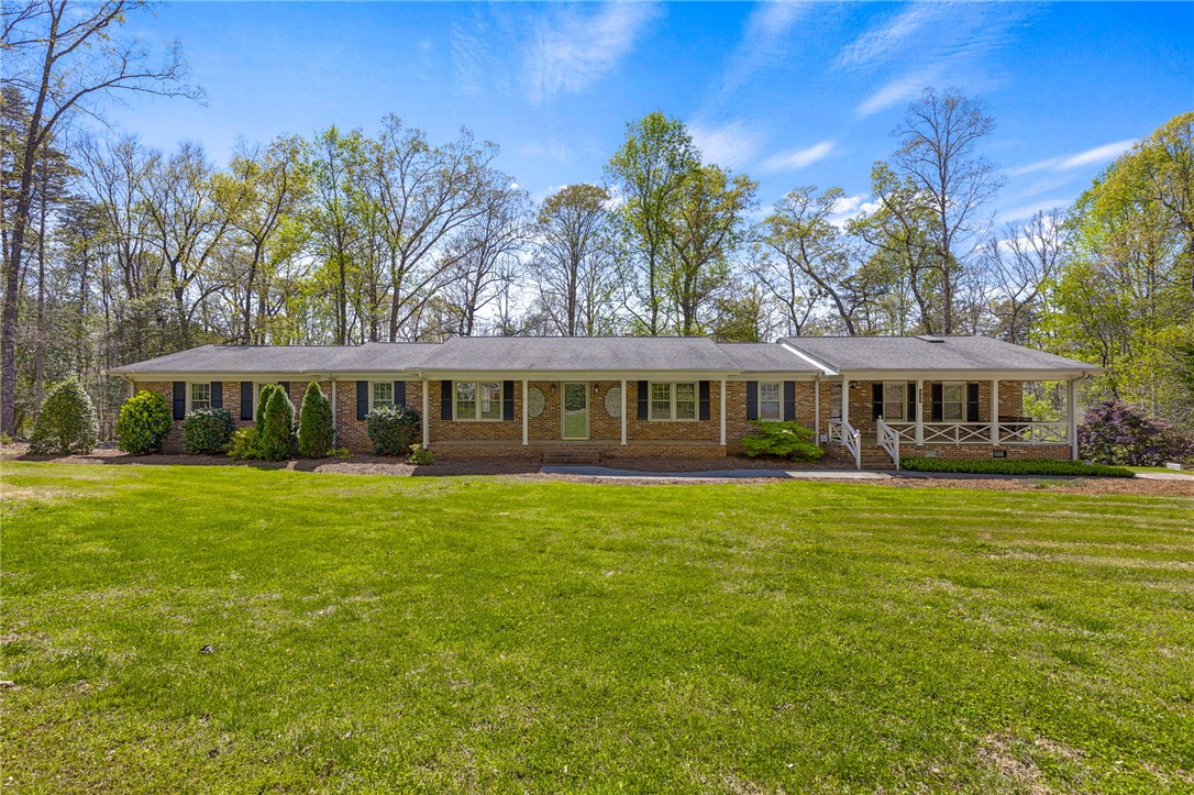 142 Hollingsworth Drive, Pickens, South Carolina image 1