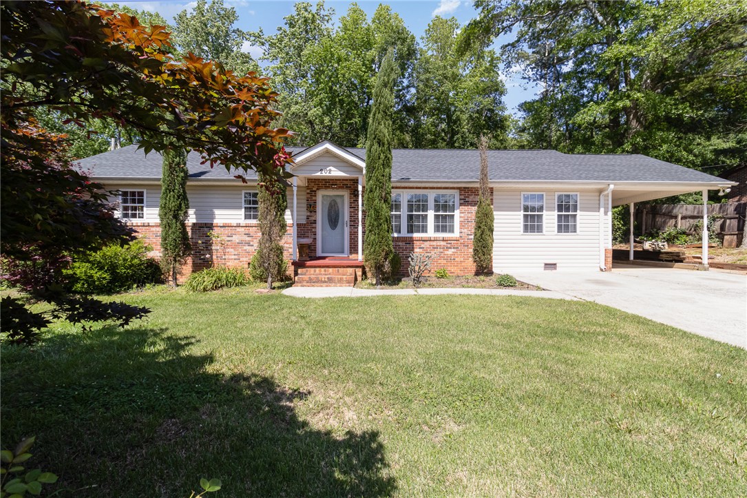 202 Forest Drive, Liberty, South Carolina image 4