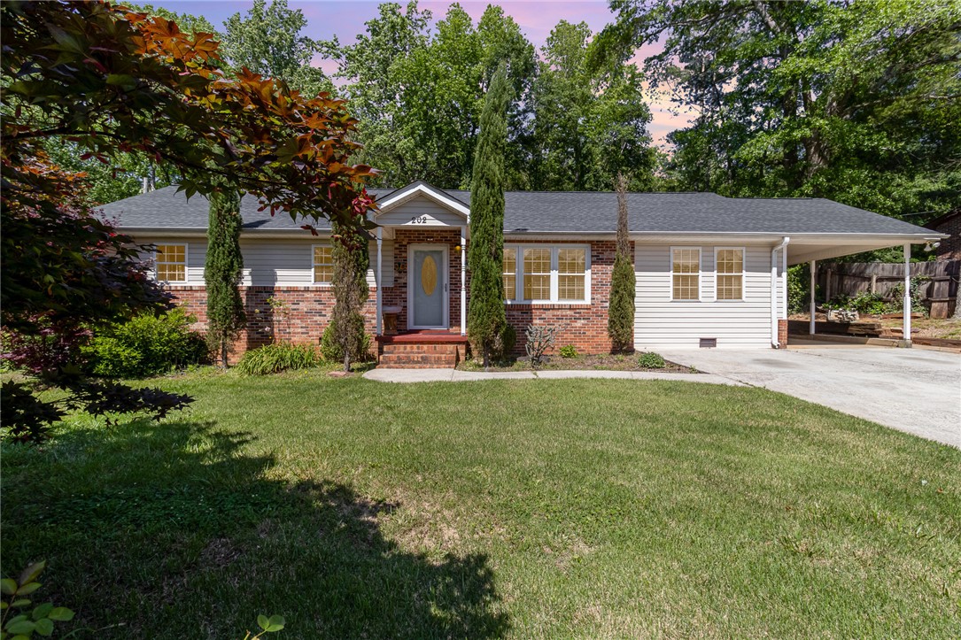 202 Forest Drive, Liberty, South Carolina image 1