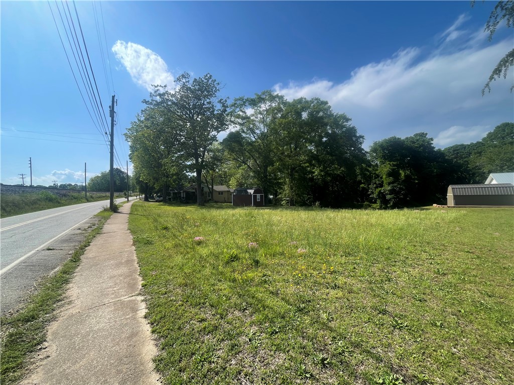 Photo 1 of 5 — 519 E North Avenue, Westminster, SC 29693