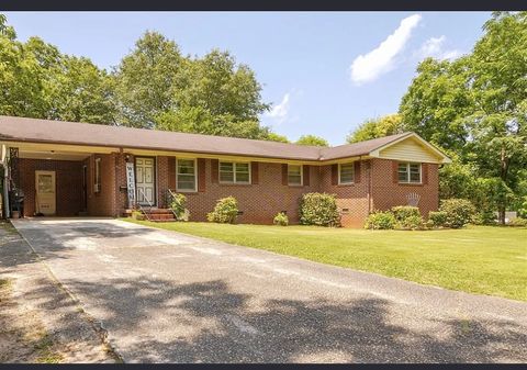 Photo of 329 Sherman Drive, Anderson, SC 29624 (MLS # 20293267) Photo of 329 Sherman Drive, Anderson, SC 29624 (MLS # 20293267)