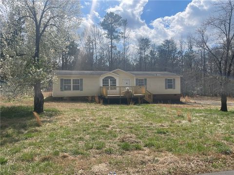 Mobile Home For Sale - 879 Black Snake Road<br/> Pickens County, Easley, SC 29640