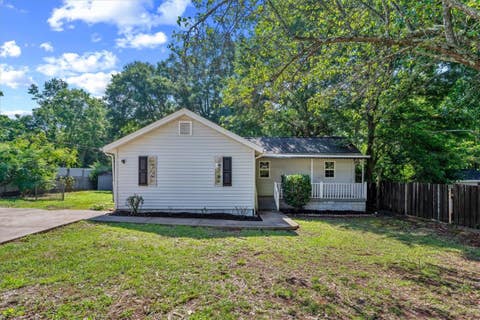 Photo of 102 Rasor Drive, Greenville, SC 29617 (MLS # 20303992)