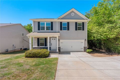 Photo of 1237 Madden Bridge Road, Central, SC 29630 (MLS # 20300439)