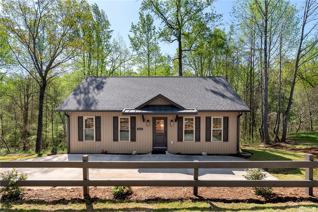3062 Woodale Circle, Seneca, South Carolina image 1