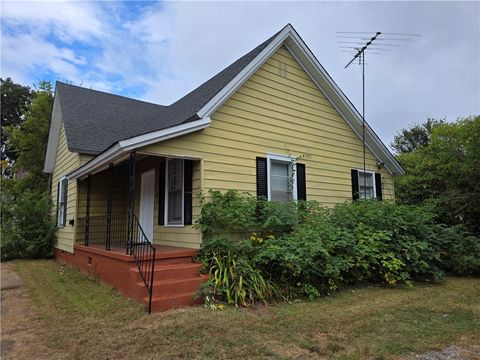 Photo of 302 G Street, Anderson, SC 29625 (MLS # 20294202) Photo of 302 G Street, Anderson, SC 29625 (MLS # 20294202)