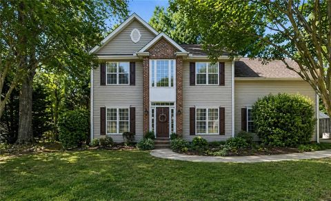 Photo of 401 Summerwalk Place, Simpsonville, SC 29681 (MLS # 20300055)