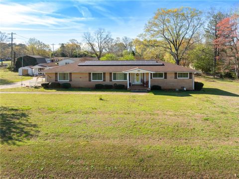 Photo of 202 Park Road, Belton, SC 29627 (MLS # 20298869)