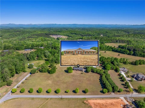 Homes For Sale - 115 Edinburgh Lane<br/> Easley, SC 29640