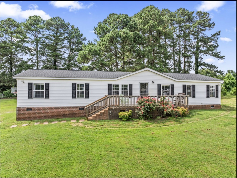 104 Grove Creek Drive, Westminster, South Carolina image 1