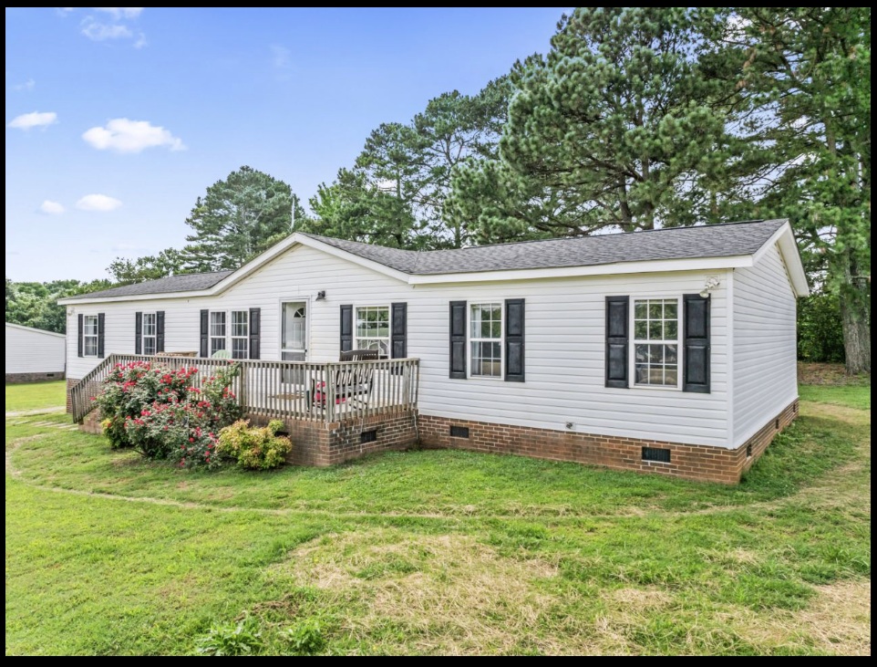 104 Grove Creek Drive, Westminster, South Carolina image 3