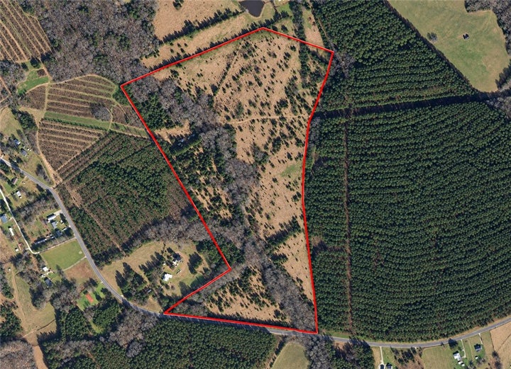 Photo 1 of 21 — 03 Seneca St Extension, Calhoun Falls, SC 29628