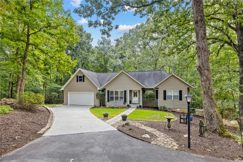 Homes For Sale - 120 Warpaint Lane<br/> Westminster, SC 29693
