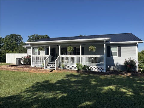 Photo of 1841 Hunters Creek Road, Toccoa, GA 30577 (MLS # 20302850)