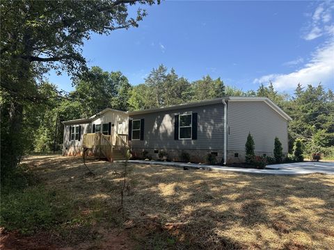 Mobile Home For Sale - 2005 Old Denver School Road<br/> Anderson, SC 29625