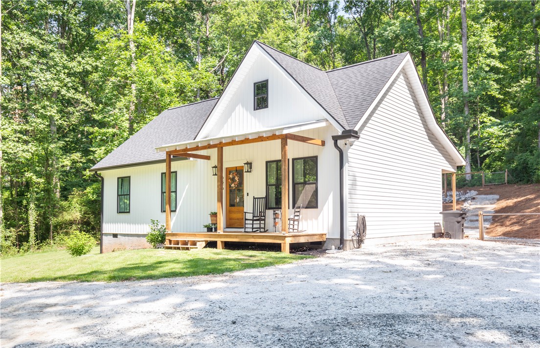 226 Edgewood Drive, Seneca, South Carolina image 3