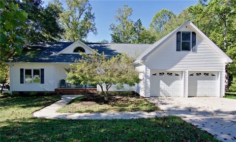 Photo of 206 Petty Road, Seneca, SC 29672 (MLS # 20306942)