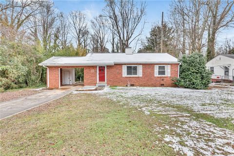 Photo of 11 Foxhall Road, Greenville, SC 29605 (MLS # 20296892)