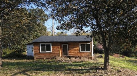 Photo of 1303 E Park Drive, Anderson, SC 29621 (MLS # 20299192)