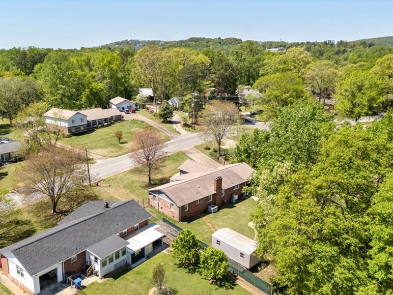 312 Pine Knoll Drive, Greenville, South Carolina image 38