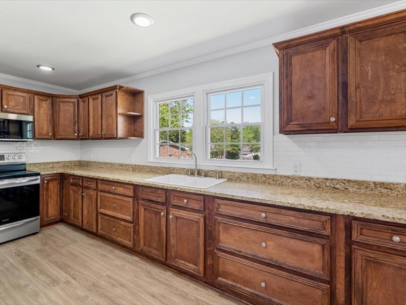 312 Pine Knoll Drive, Greenville, South Carolina image 10