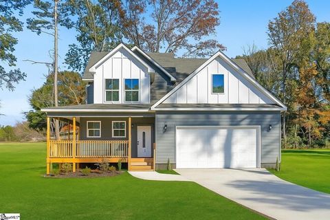 Photo of 114 Hillcrest Circle Circle, Anderson, SC 29624 (MLS # 20294796)