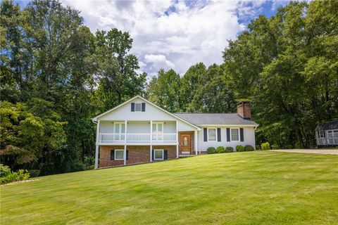 Photo of 404 S Old Mill Road, Seneca, SC 29678 (MLS # 20297163)