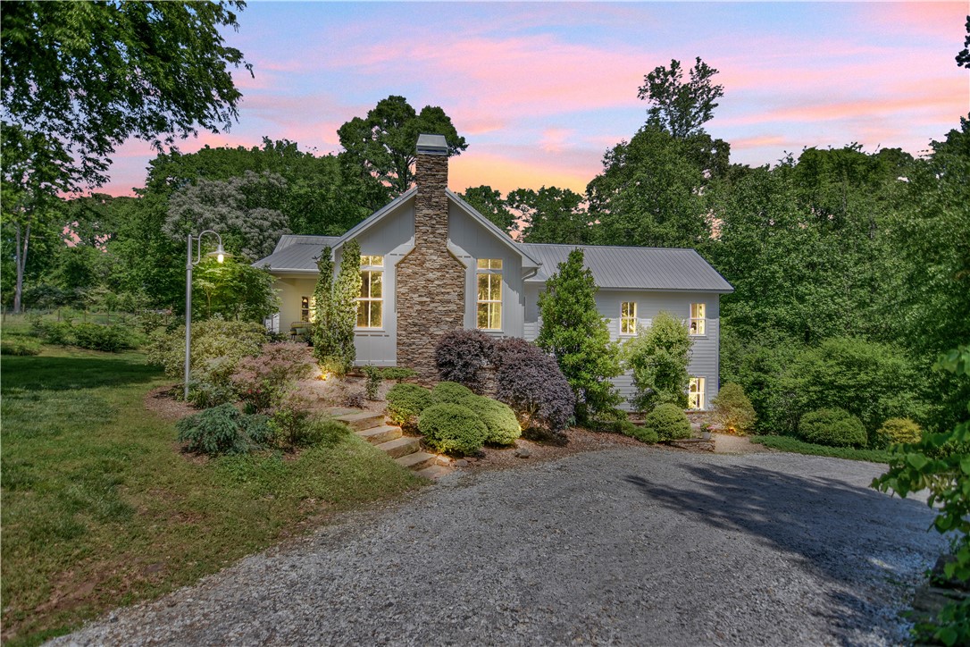 224 Edgewood Drive, Seneca, South Carolina image 3