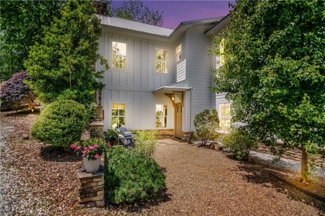224 Edgewood Drive, Seneca, South Carolina image 2