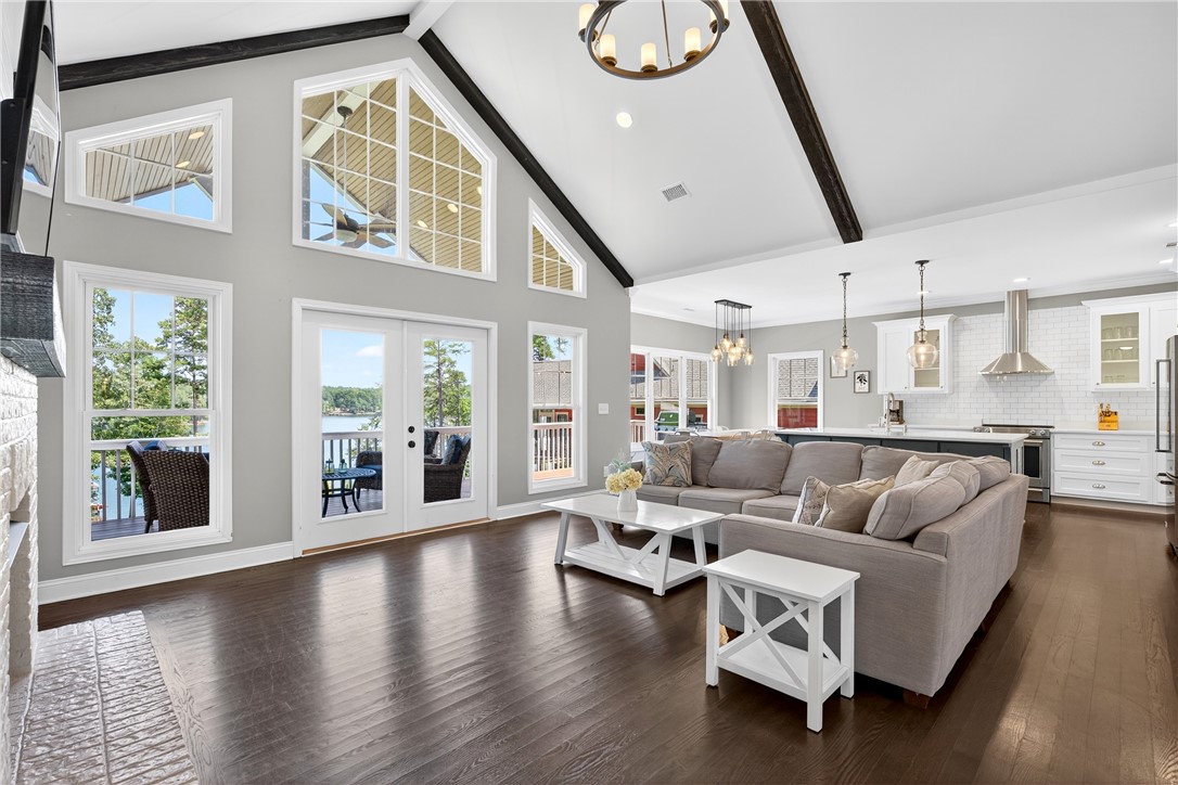 West Union, South Carolina 29696, United States, 4 Bedrooms Bedrooms, ,5 BathroomsBathrooms,Residential,Active,215866