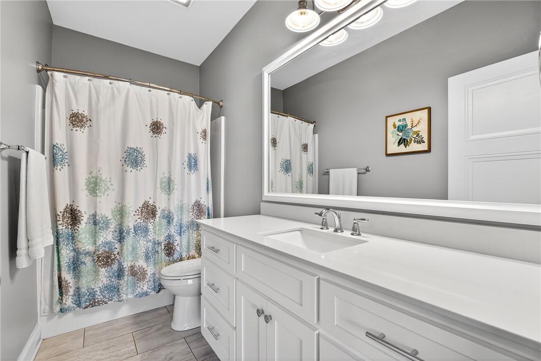 West Union, South Carolina 29696, United States, 4 Bedrooms Bedrooms, ,5 BathroomsBathrooms,Residential,Active,215866