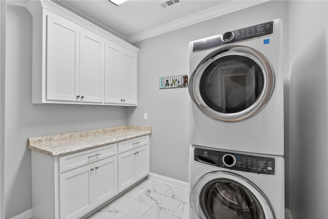 West Union, South Carolina 29696, United States, 4 Bedrooms Bedrooms, ,5 BathroomsBathrooms,Residential,Active,215866