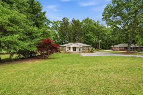 Photo of 1517 East Church Street, Monroe, GA 30655 (MLS # 20301078)