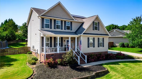 Photo of 606 Summitbluff Drive, Greenville, SC 29617 (MLS # 20306556)