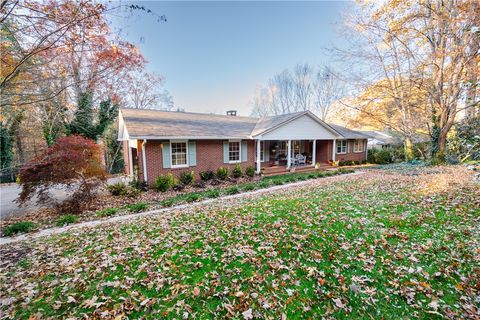 Photo of 106 Tamassee Drive, Clemson, SC 29631 (MLS # 20295984)