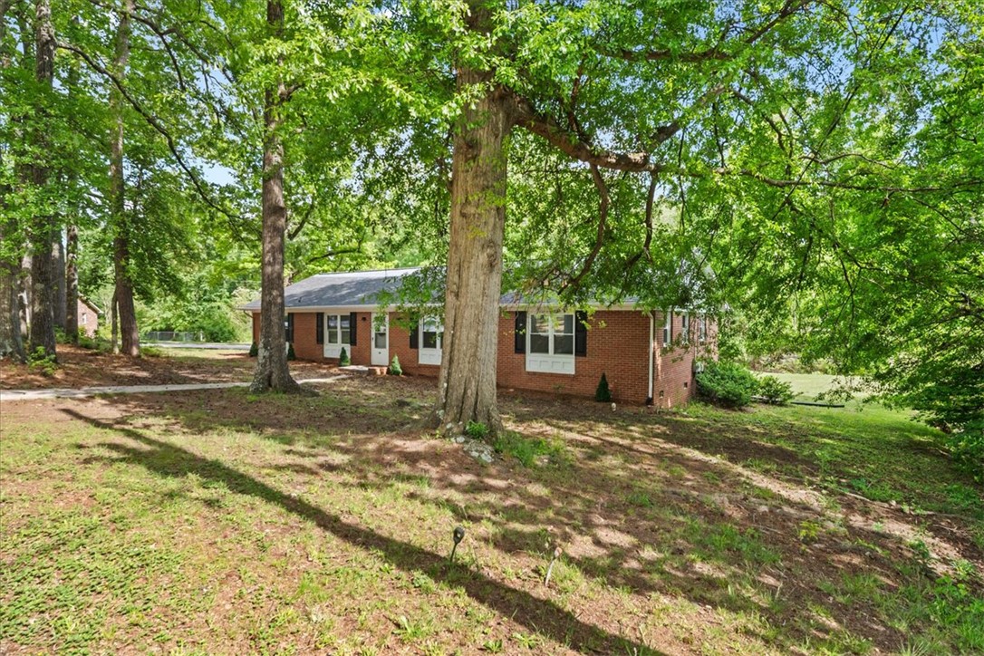 40 Amy Lane, Taylors, South Carolina image 1