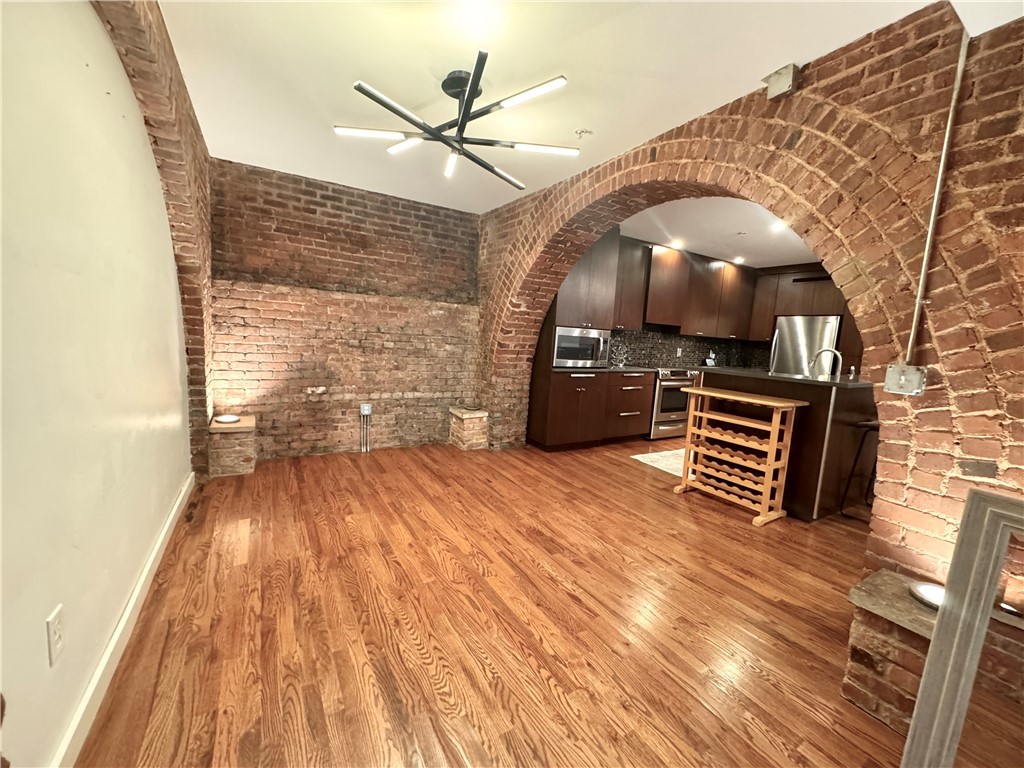 400 E Washington Street, Greenville, South Carolina image 3