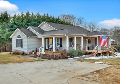 Photo of 205 Meadow Ridge Road, Easley, SC 29642 (MLS # 20296933)