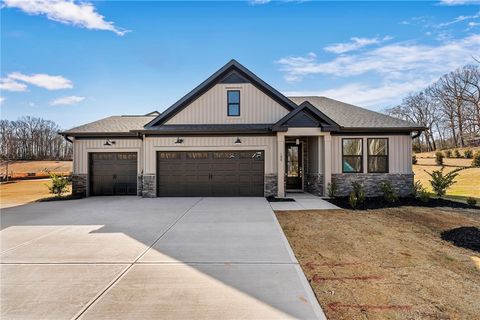 Homes For Sale - 100 Saratoga Oaks Street<br/> Williamston, SC 29697