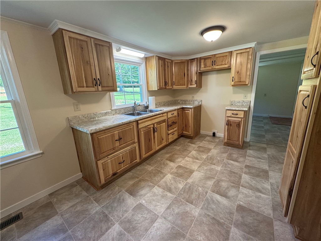 566 W Pine Grove Road, Fair Play, South Carolina image 21