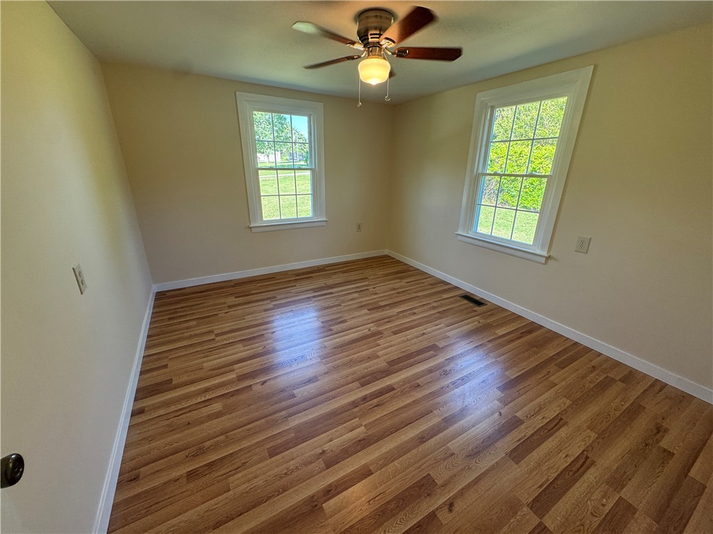 566 W Pine Grove Road, Fair Play, South Carolina image 10