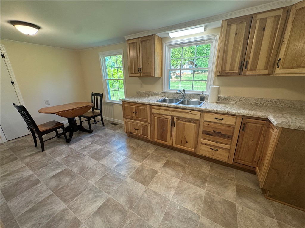 566 W Pine Grove Road, Fair Play, South Carolina image 19